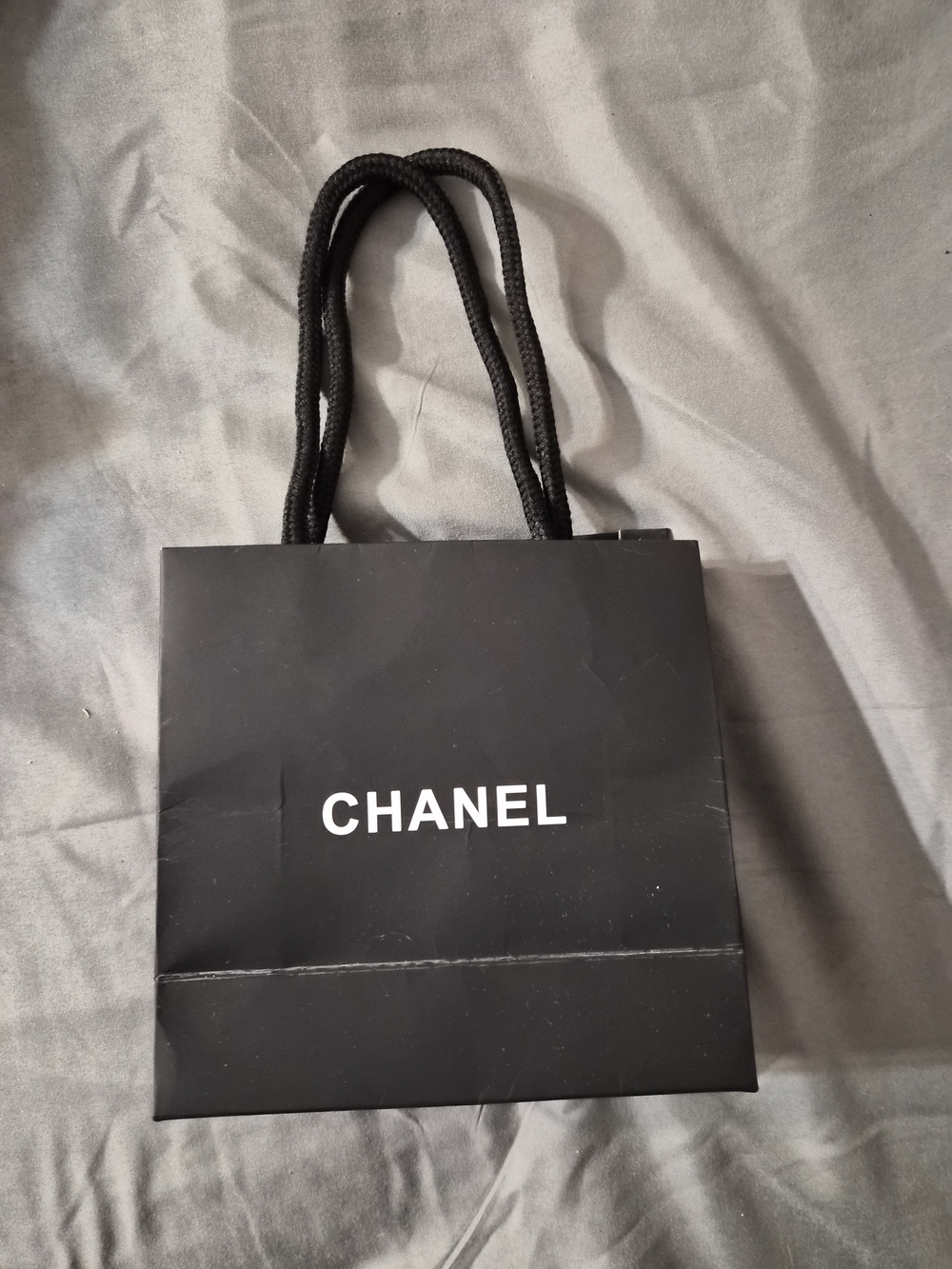 Chanel Black Quilted Card Holder with Gold CC Logo - Picture 6 of 6